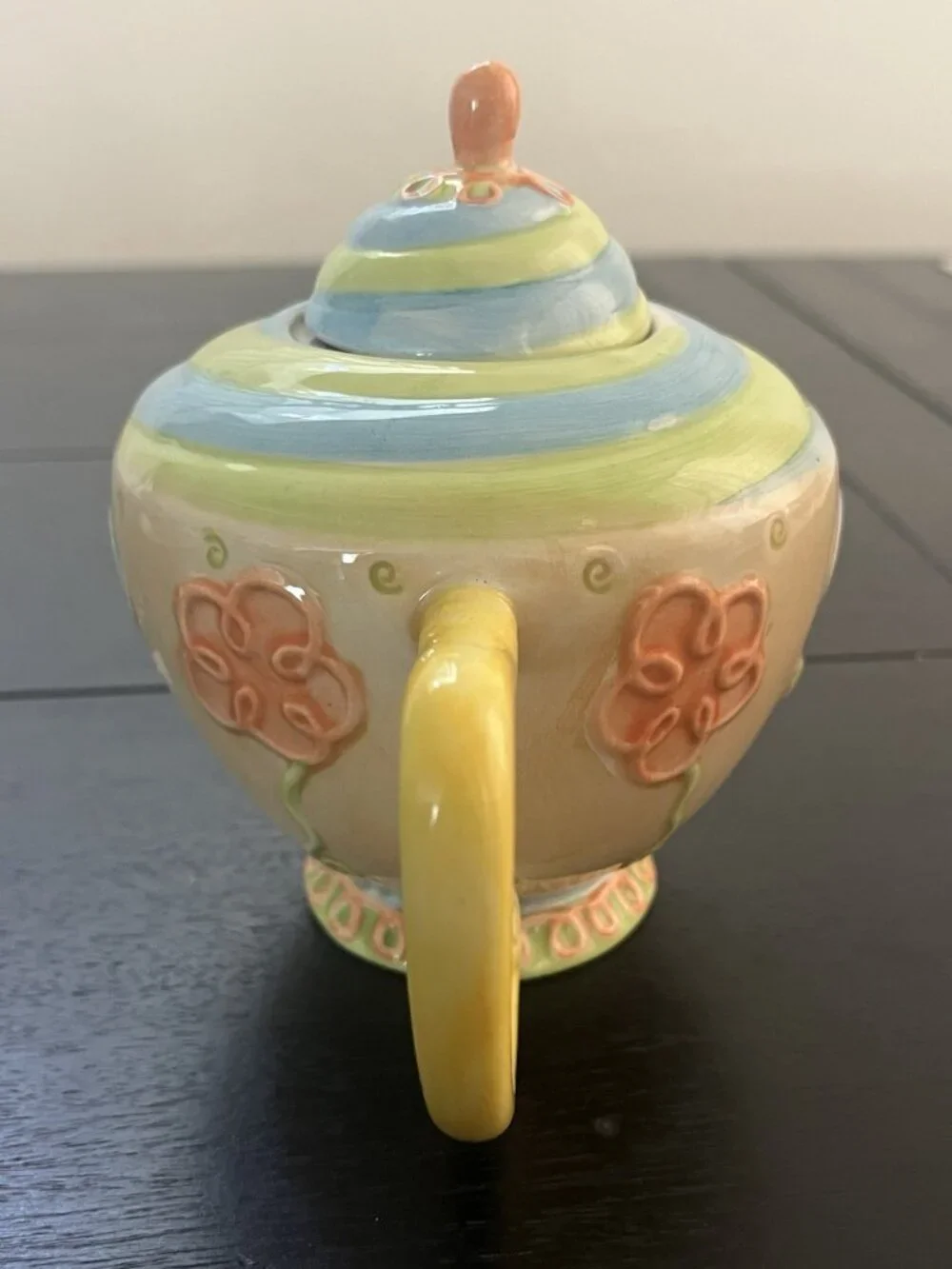 Oneida Country Bouquet Ceramic Teapot Multicolor Floral Raised Design Pastel 6in